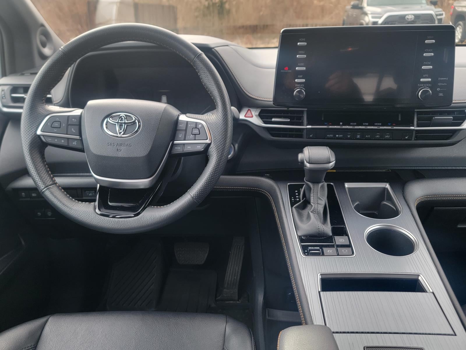 2023 Toyota Sienna Woodland Edition