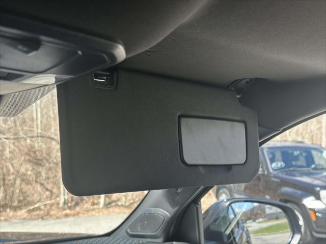 2025 Toyota Tacoma 4WD SR Double Cab 5' Bed AT (Natl)