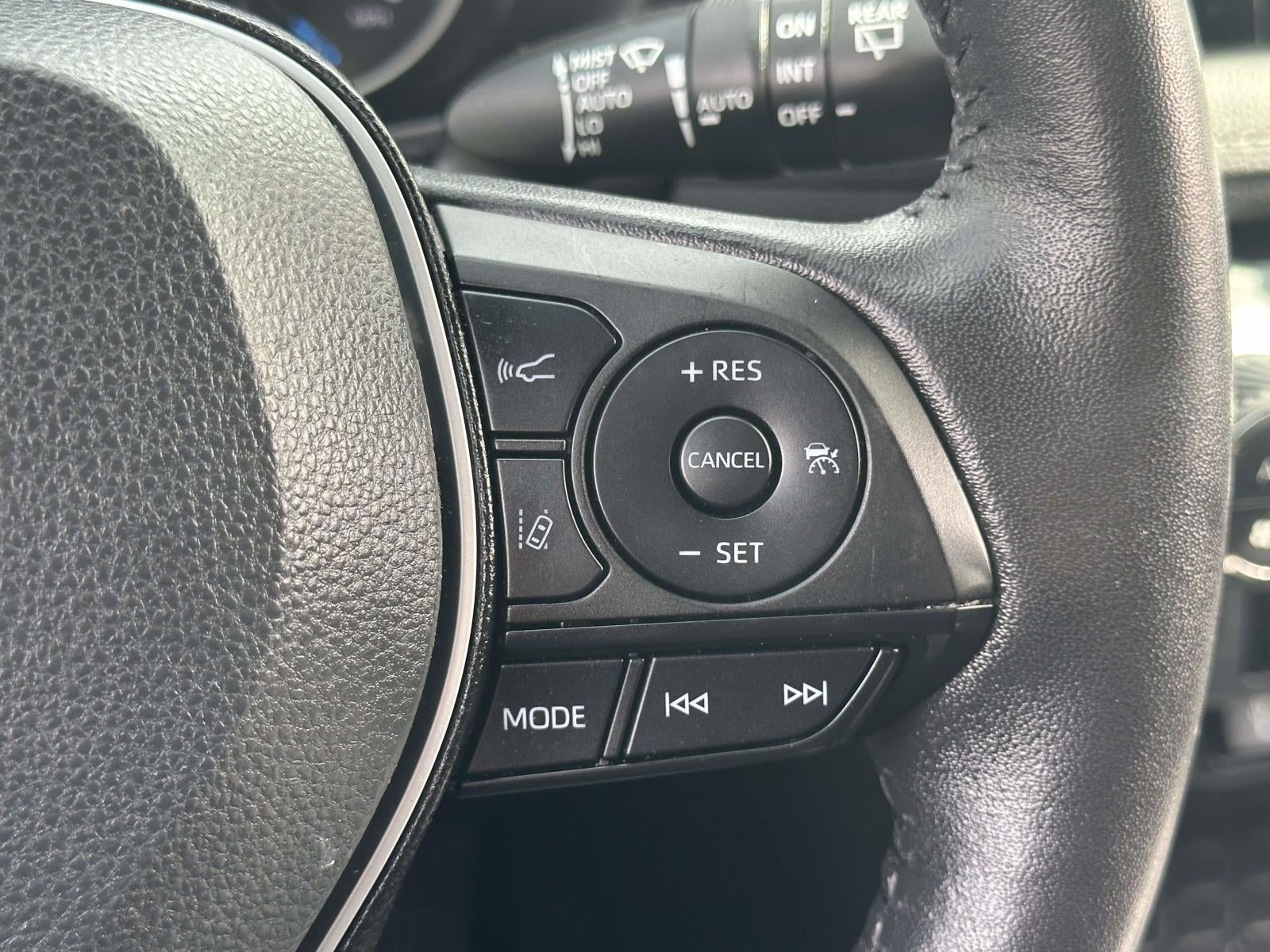 2022 Toyota RAV4 Hybrid XLE AWD (Natl)