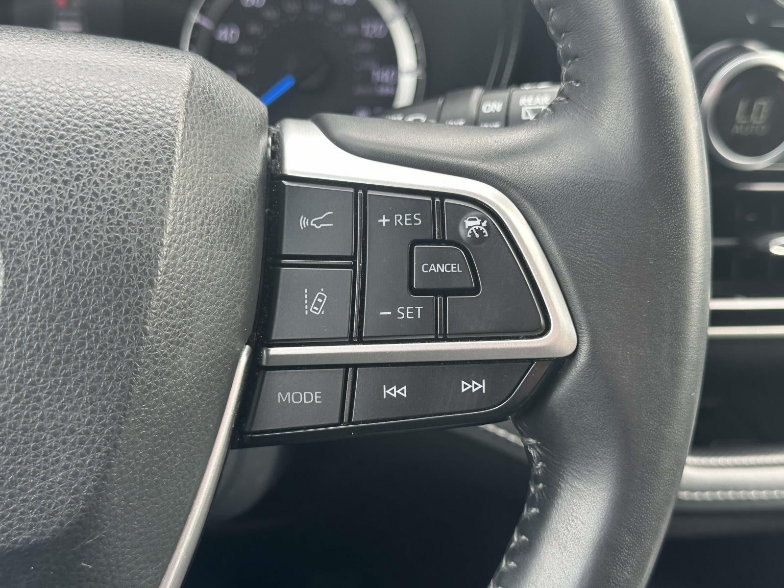 2022 Toyota Highlander Hybrid LE AWD (Natl)