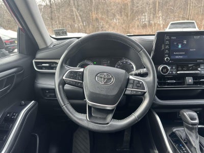 2022 Toyota Highlander Hybrid LE AWD (Natl)