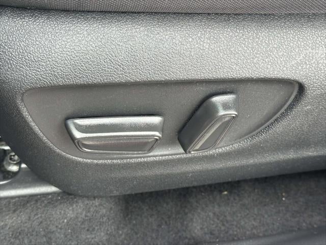 2022 Toyota Highlander Hybrid LE AWD (Natl)