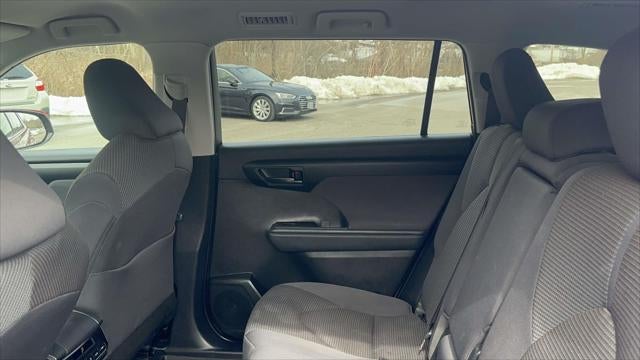 2022 Toyota Highlander Hybrid LE AWD (Natl)