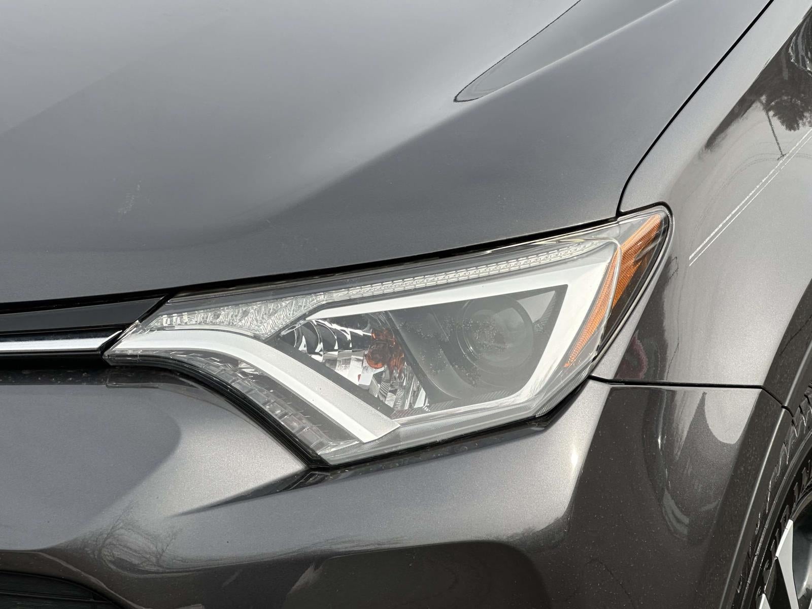 2018 Toyota RAV4 LE AWD (Natl)