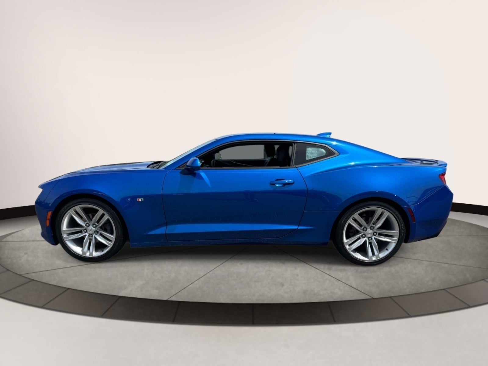 2017 Chevrolet Camaro 2dr Cpe 2LT