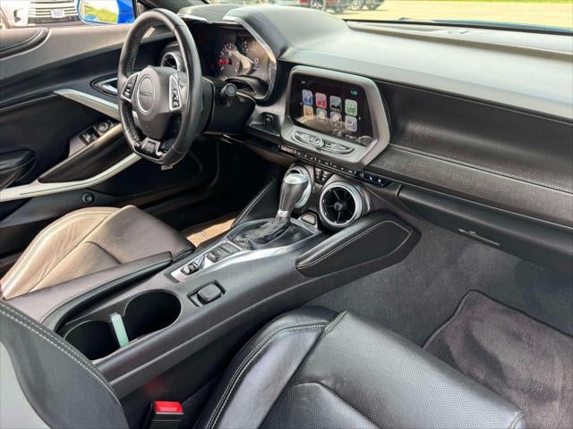 2017 Chevrolet Camaro 2dr Cpe 2LT