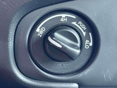 2024 Nissan Frontier Crew Cab 4x4 SV