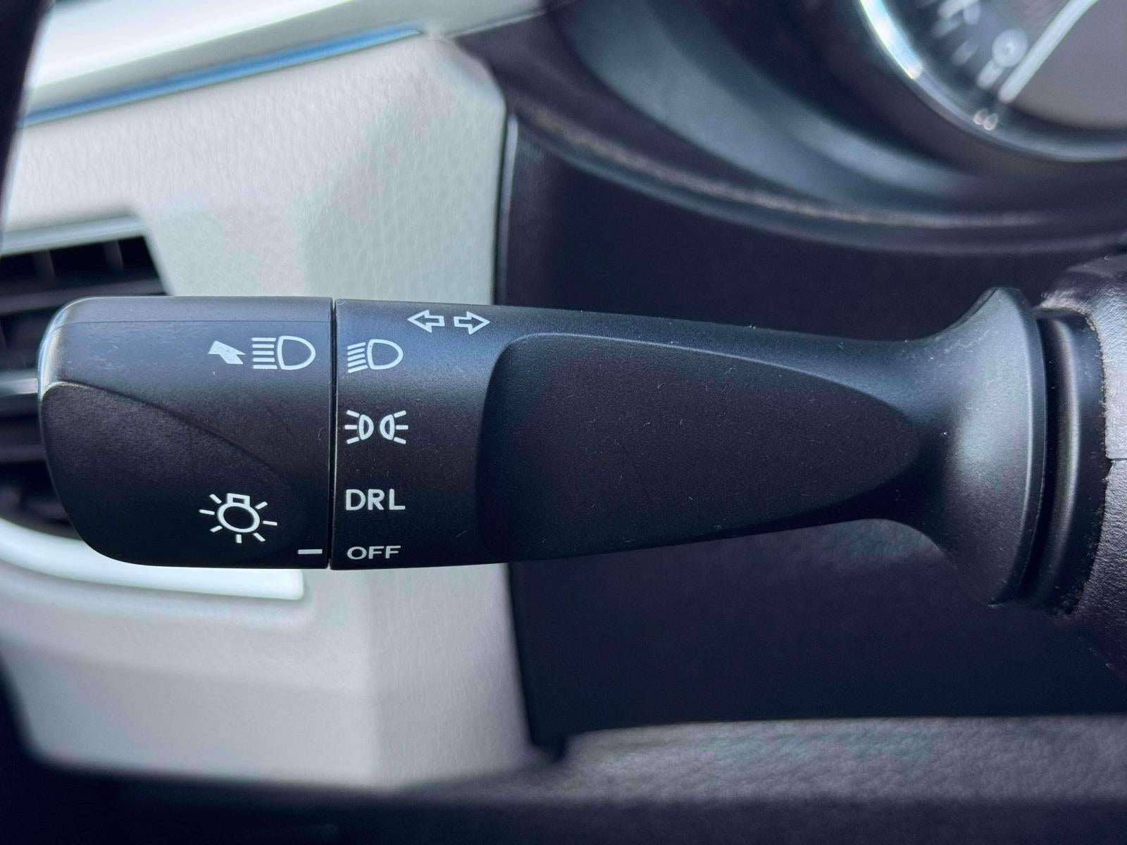 2015 Toyota Corolla 4dr Sdn CVT LE (Natl)