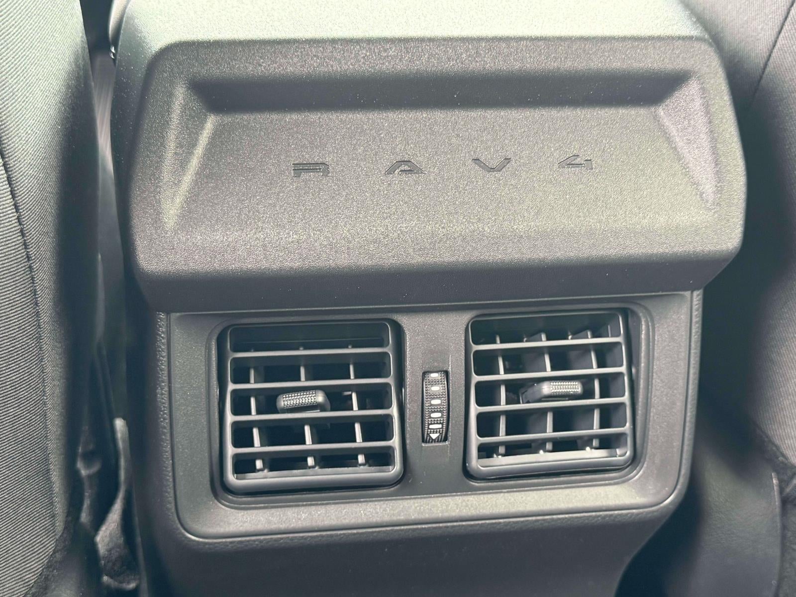 2026 Toyota RAV4 LE AWD (Natl)
