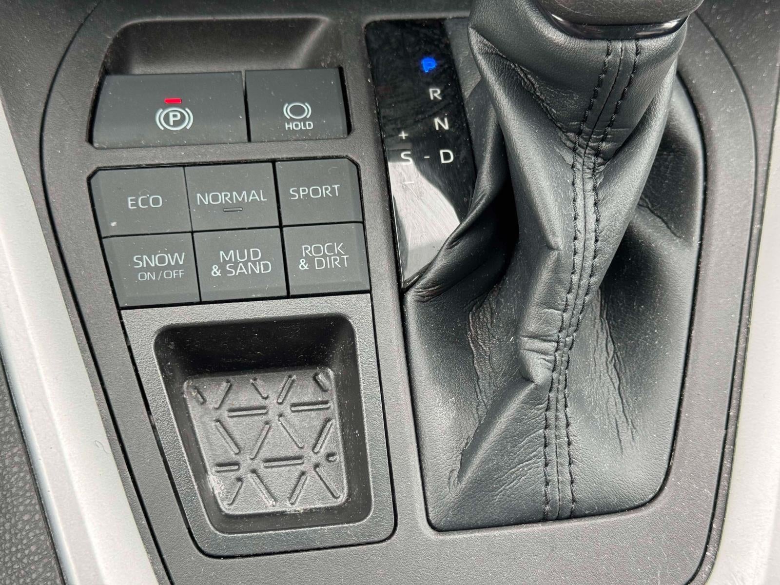 2023 Toyota RAV4 LE AWD (Natl)