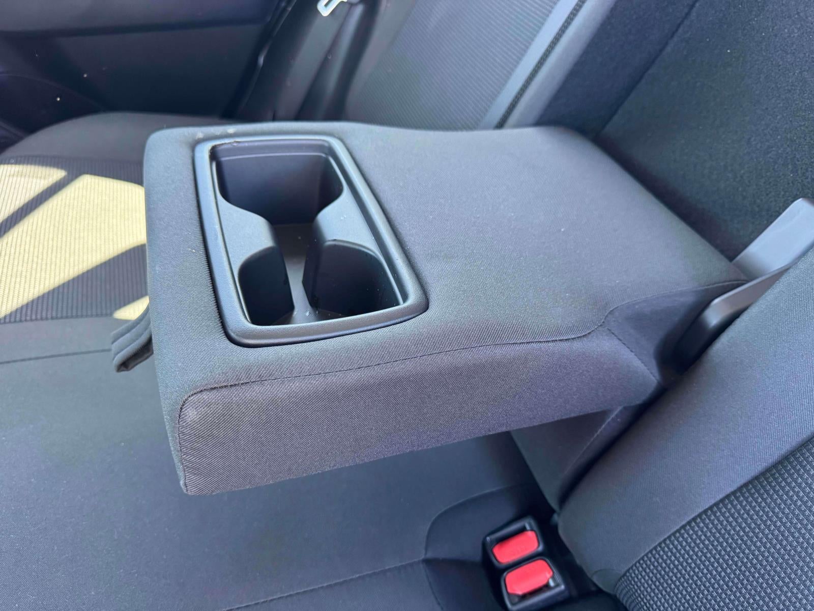 2025 Toyota RAV4 LE AWD (Natl)