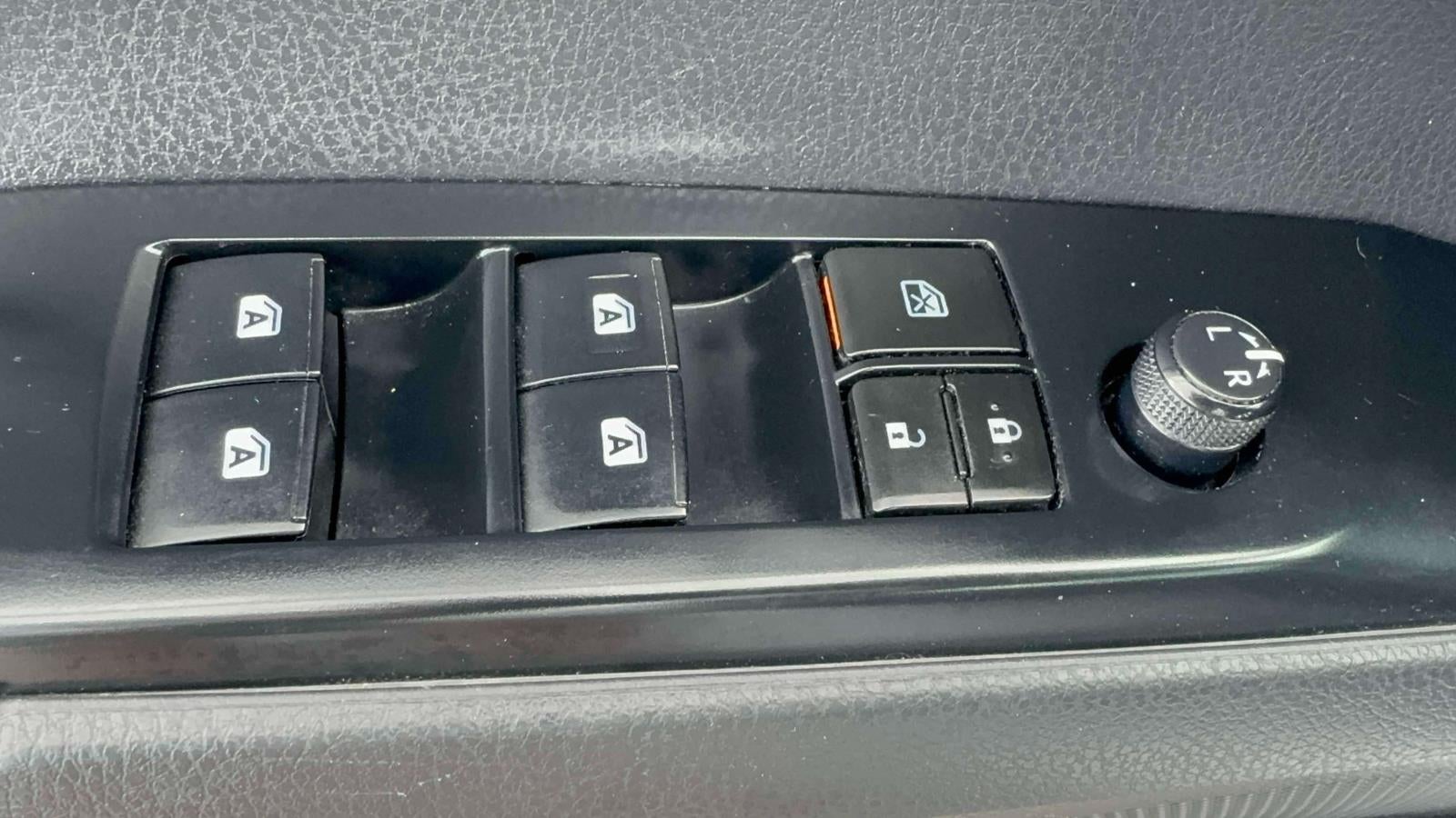 2019 Toyota Camry LE Auto (Natl)