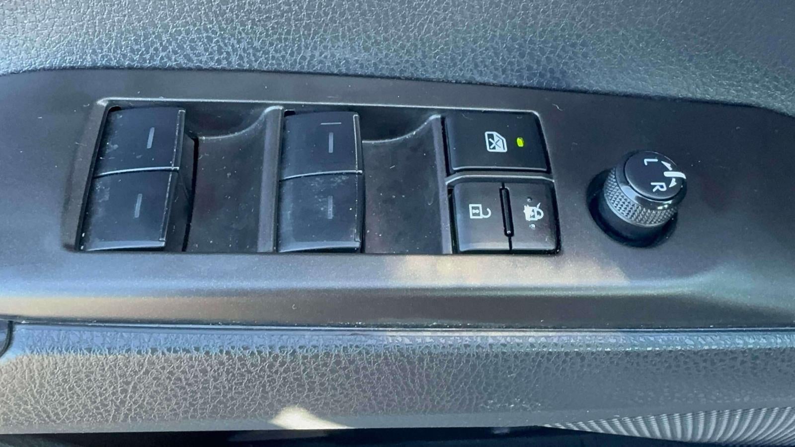 2023 Toyota Camry LE Auto (Natl)