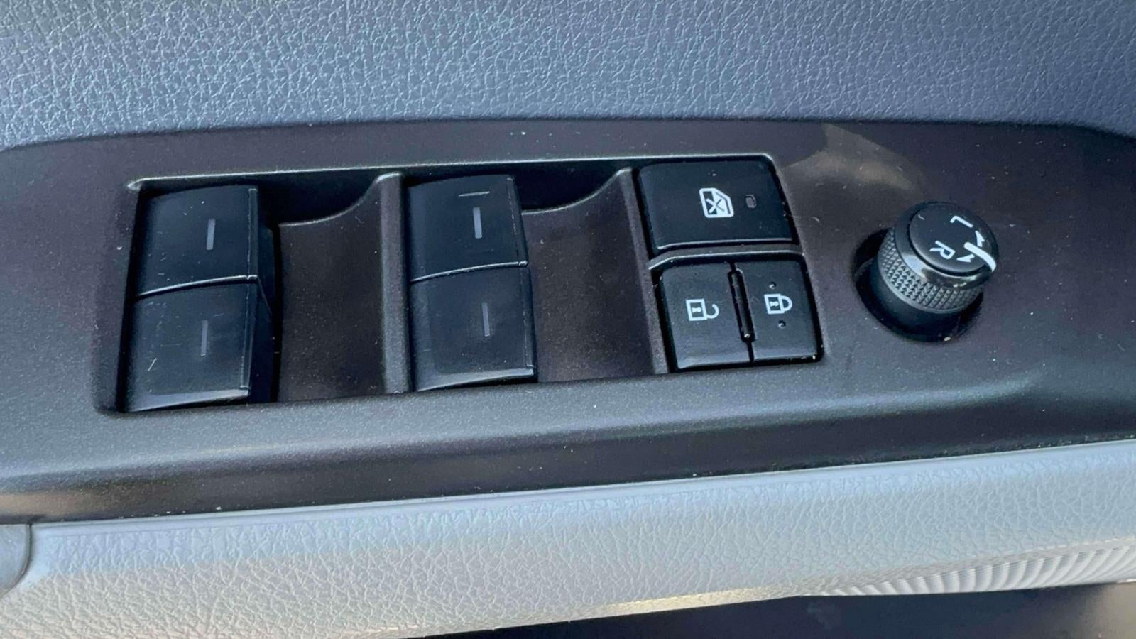 2023 Toyota Camry LE Auto AWD (Natl)