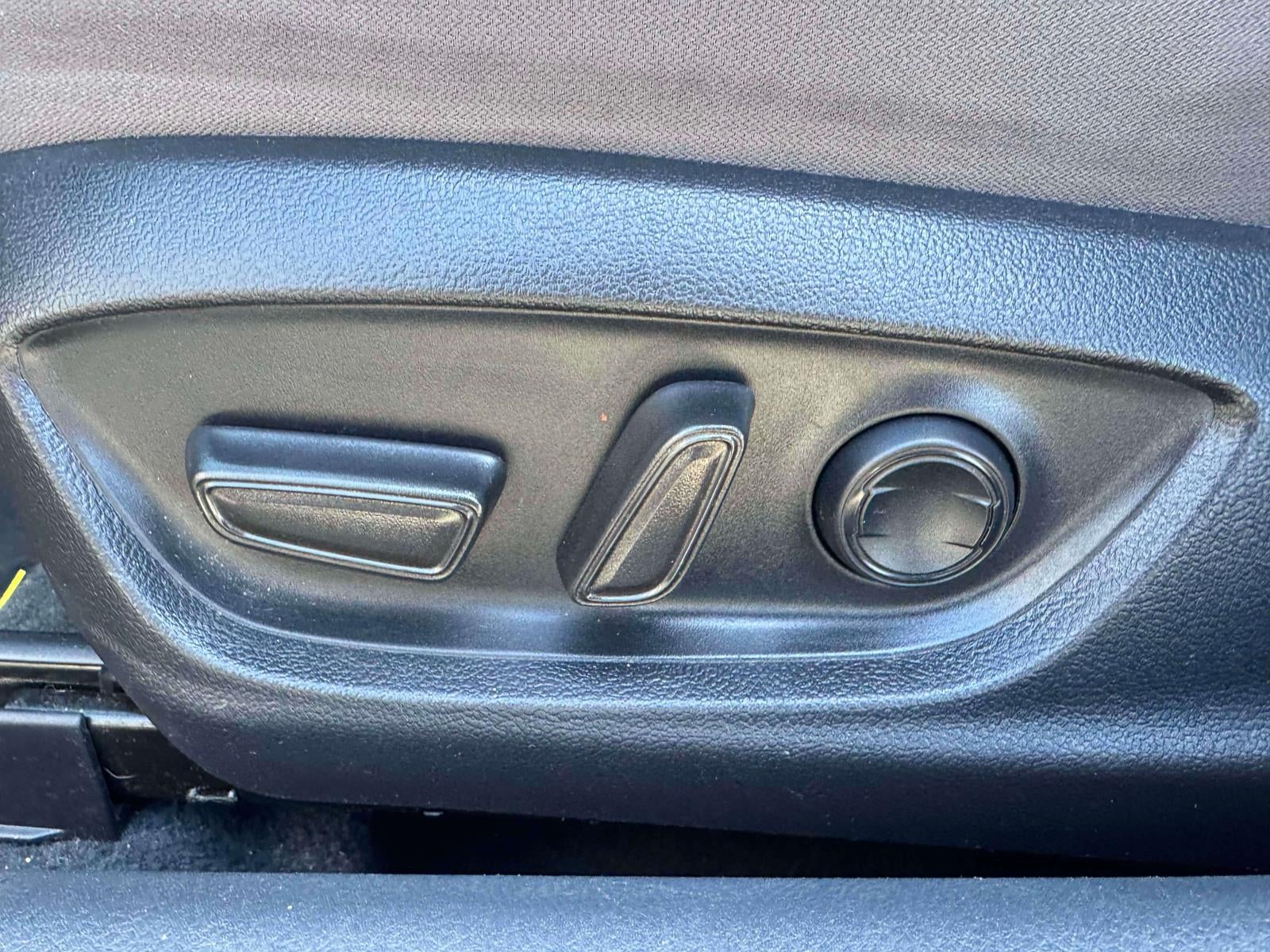 2023 Toyota Camry LE Auto AWD (Natl)