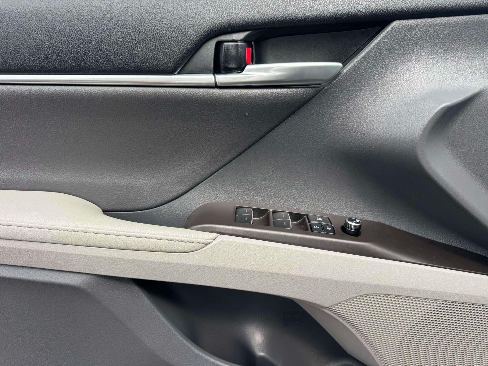 2022 Toyota Camry Hybrid XLE CVT (Natl)