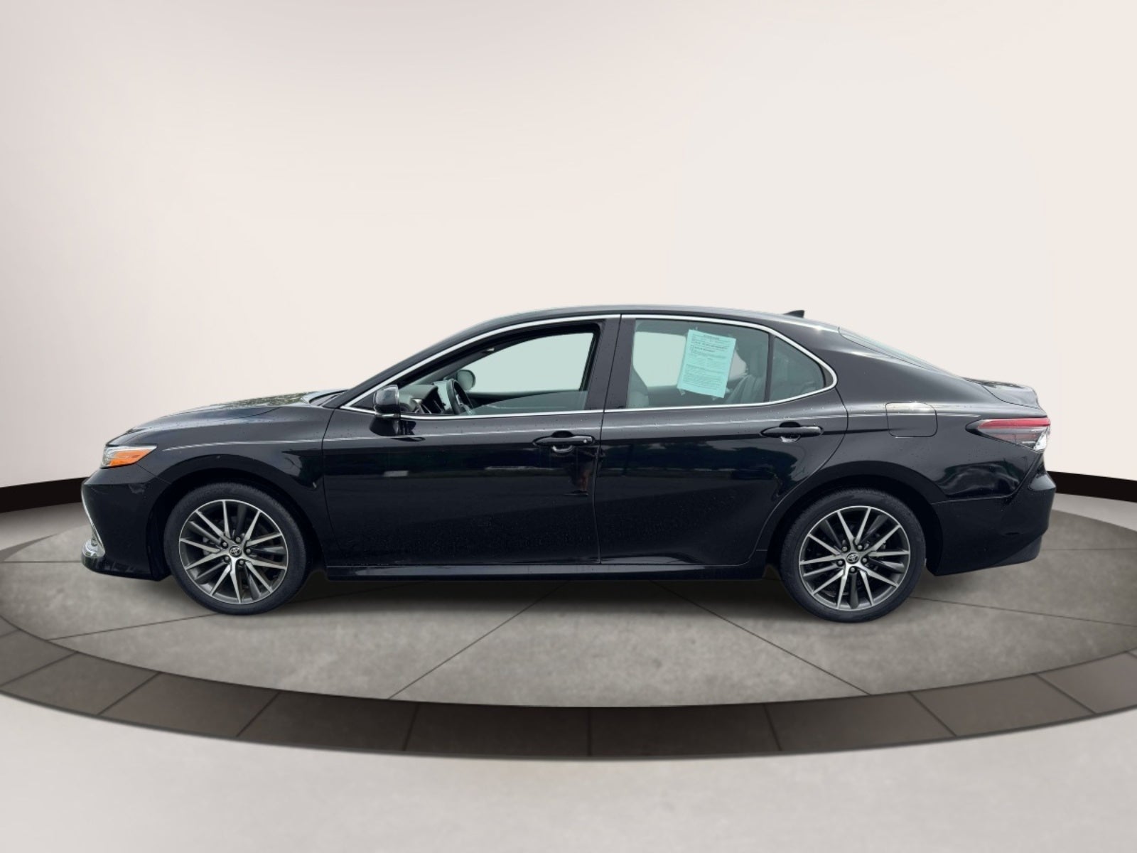 2022 Toyota Camry Hybrid XLE CVT (Natl)