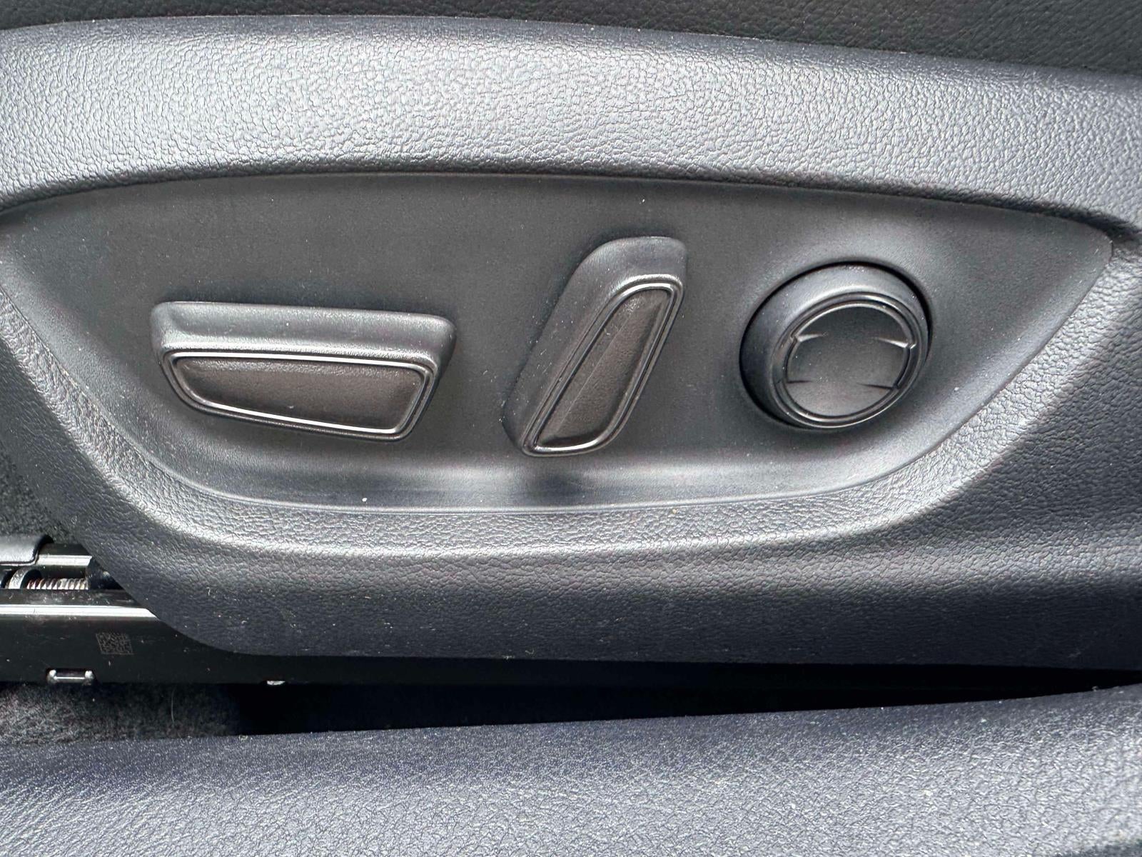 2024 Toyota Camry SE Auto AWD (Natl)