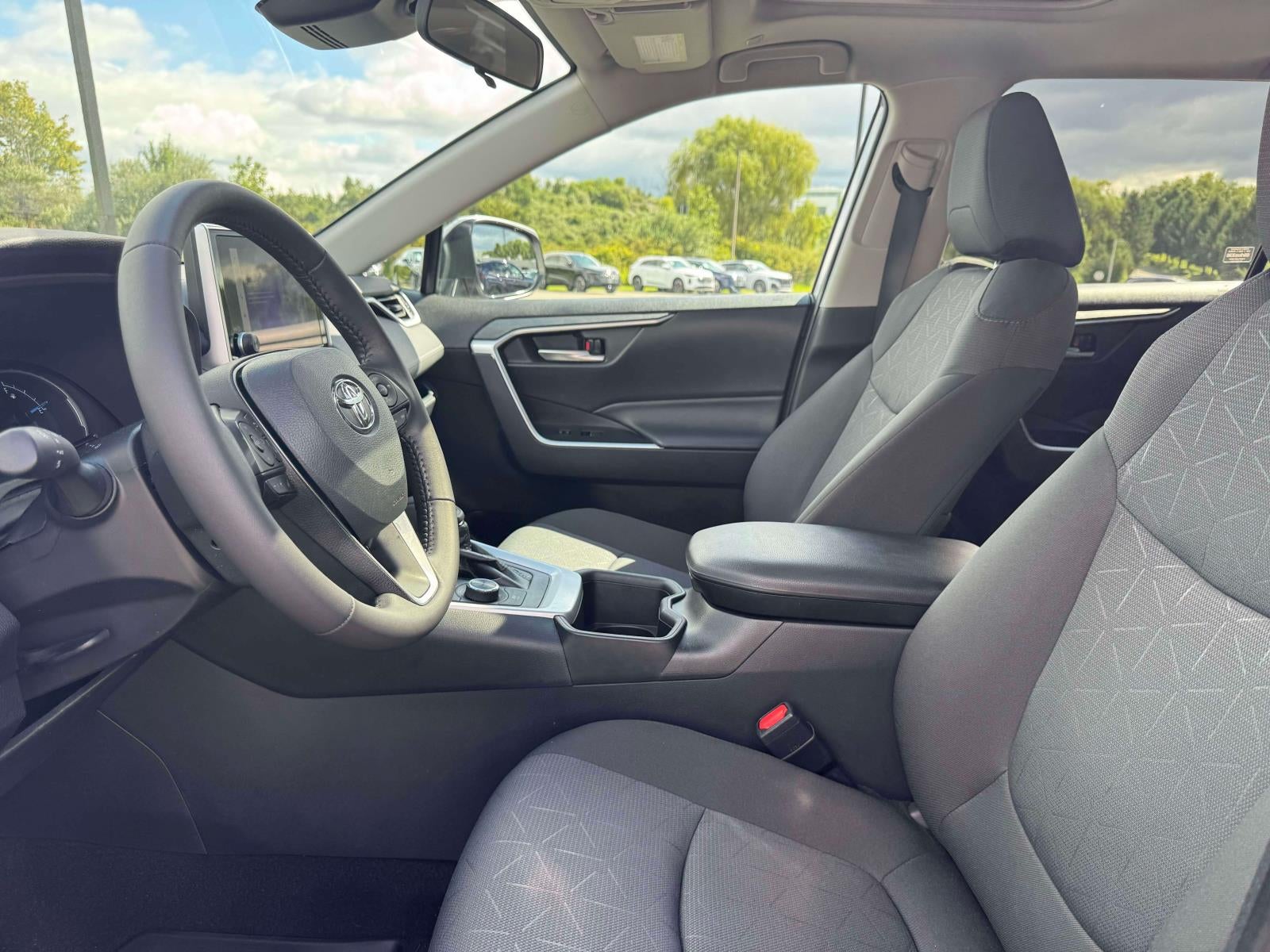 2024 Toyota RAV4 Hybrid XLE AWD (Natl)
