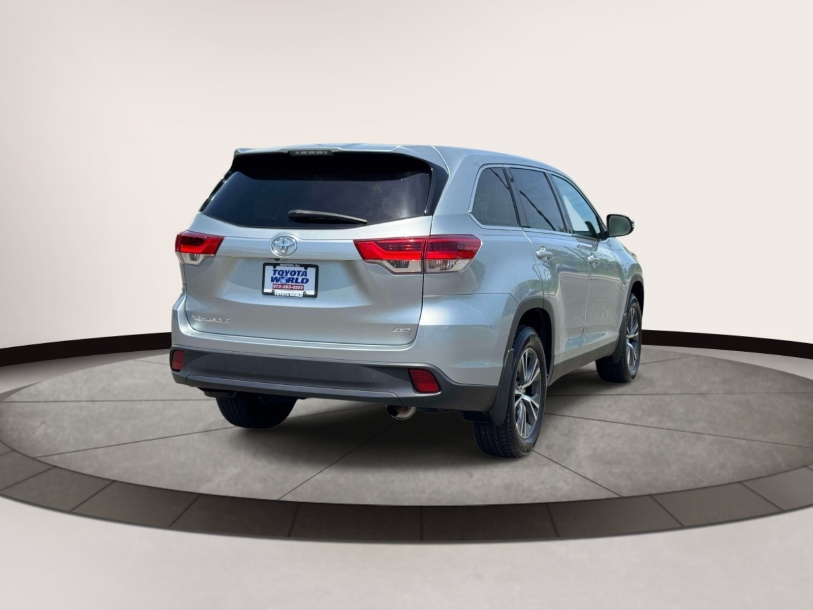 2019 Toyota Highlander LE V6 AWD (Natl)