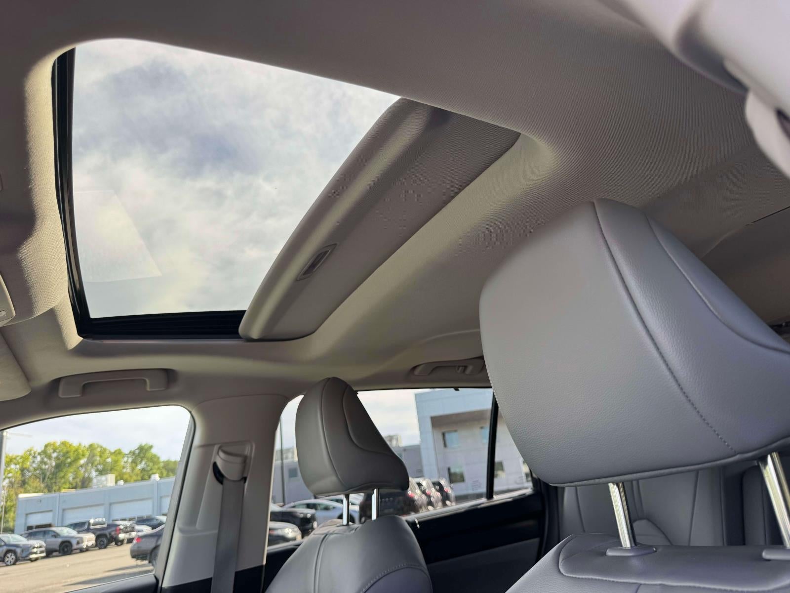 2022 Toyota Highlander XLE AWD (Natl)