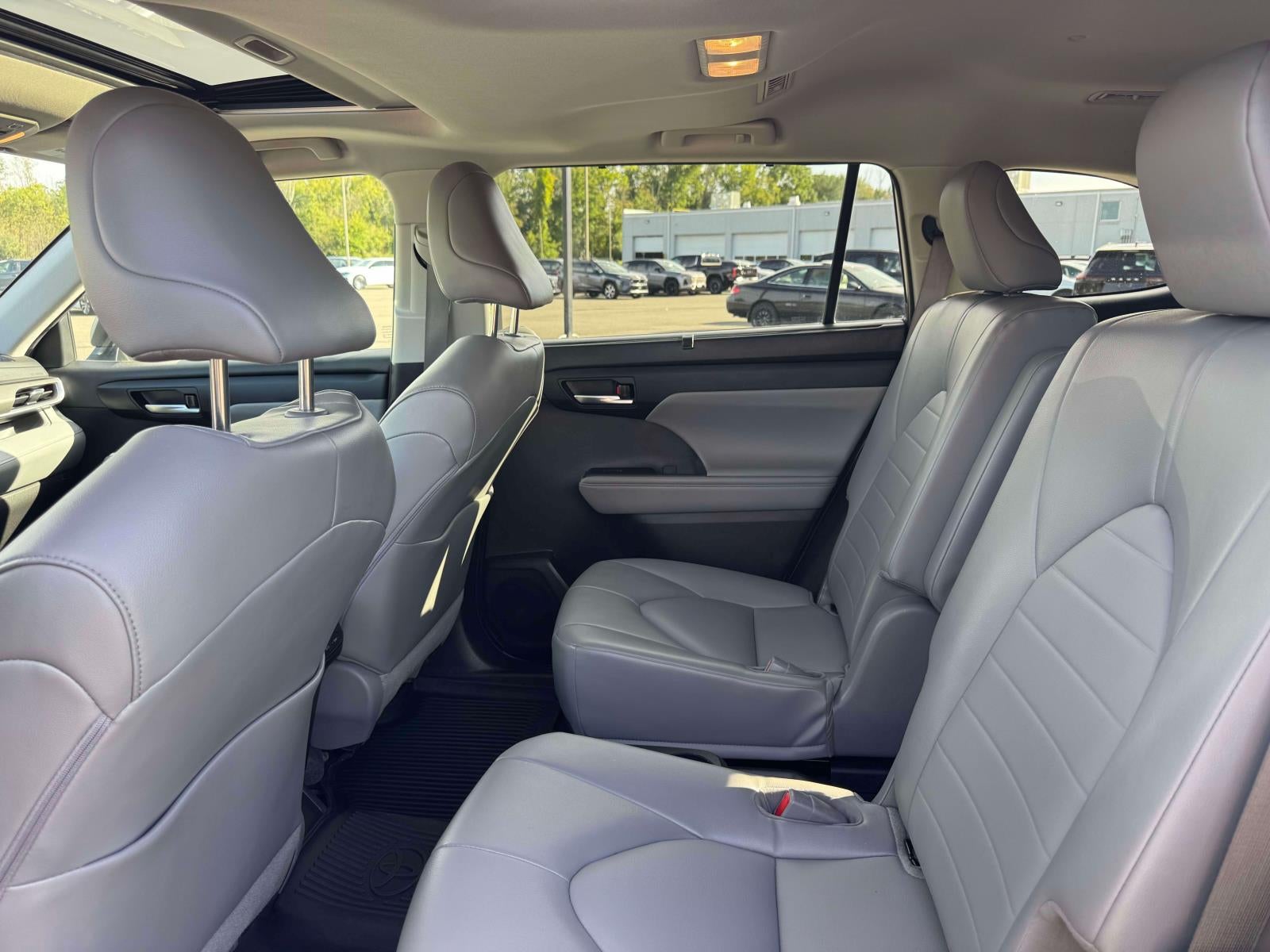 2022 Toyota Highlander XLE AWD (Natl)