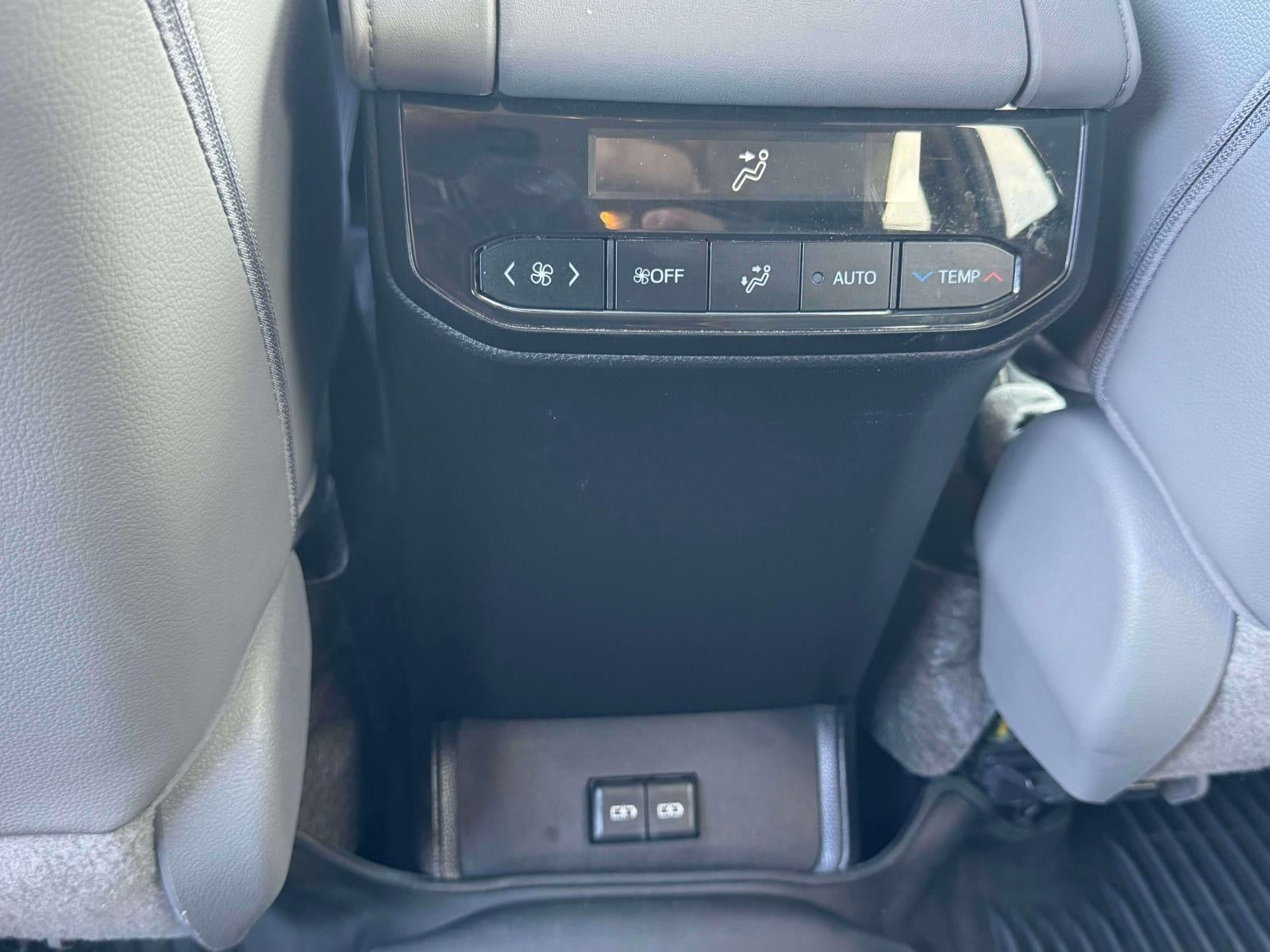 2022 Toyota Highlander XLE AWD (Natl)