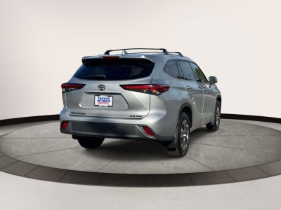 2022 Toyota Highlander XLE AWD (Natl)