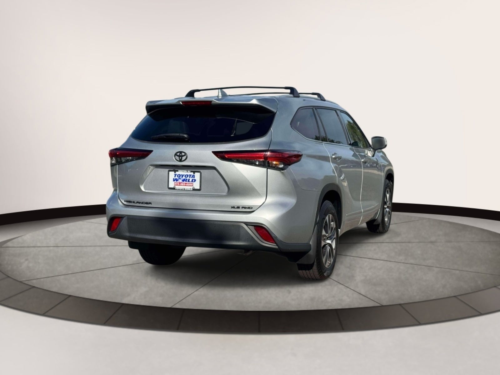 2022 Toyota Highlander XLE AWD (Natl)