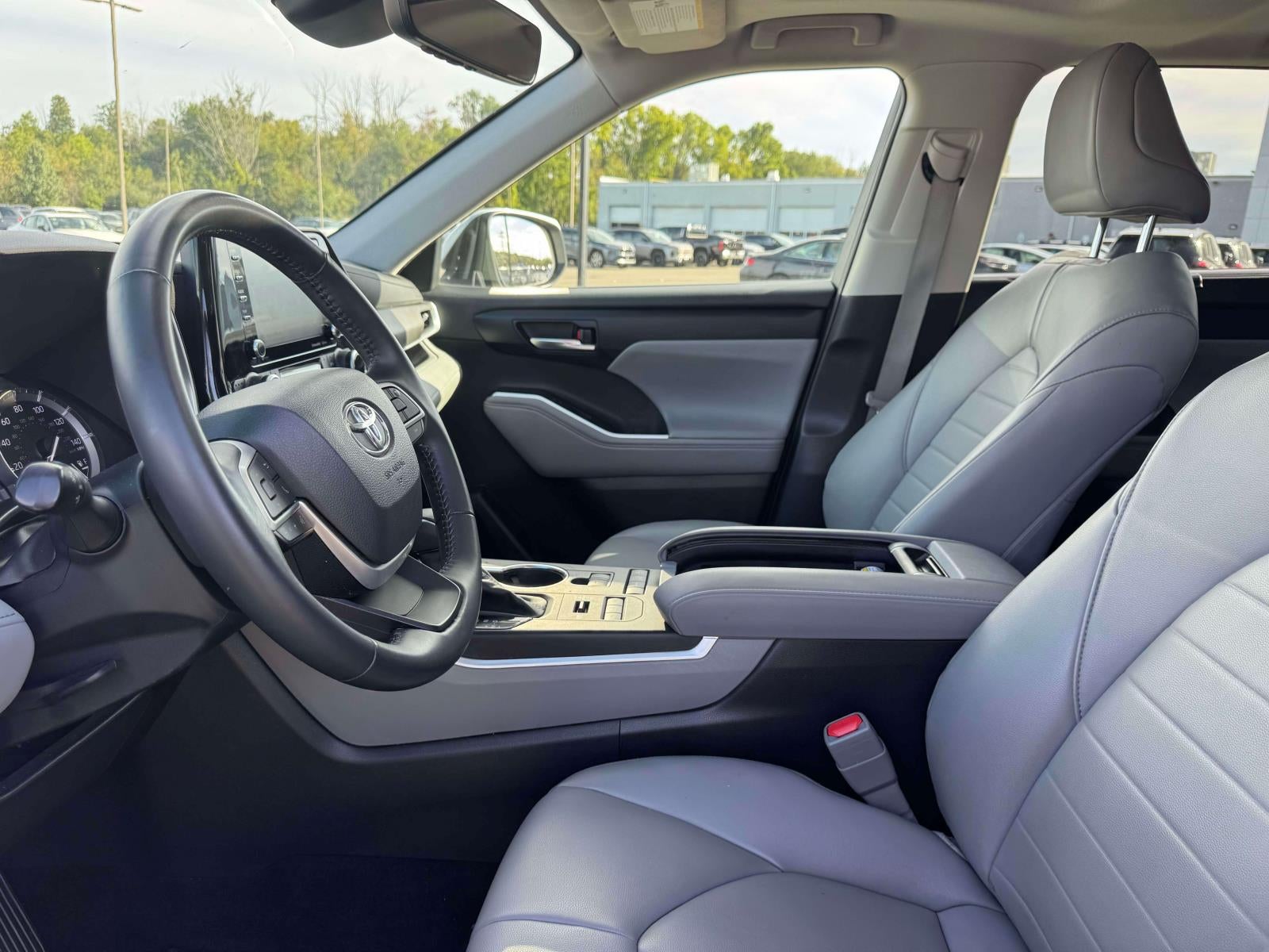 2022 Toyota Highlander XLE AWD (Natl)