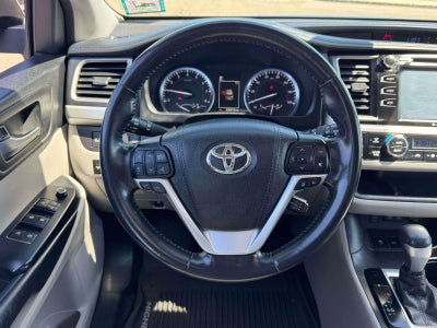2017 Toyota Highlander XLE V6 AWD (Natl)