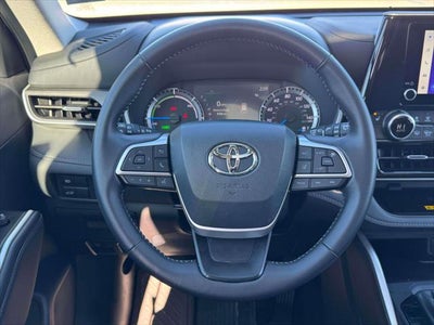 2025 Toyota Highlander Hybrid XLE AWD (Natl)