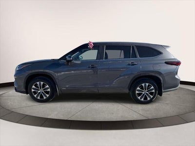2025 Toyota Highlander Hybrid XLE AWD (Natl)