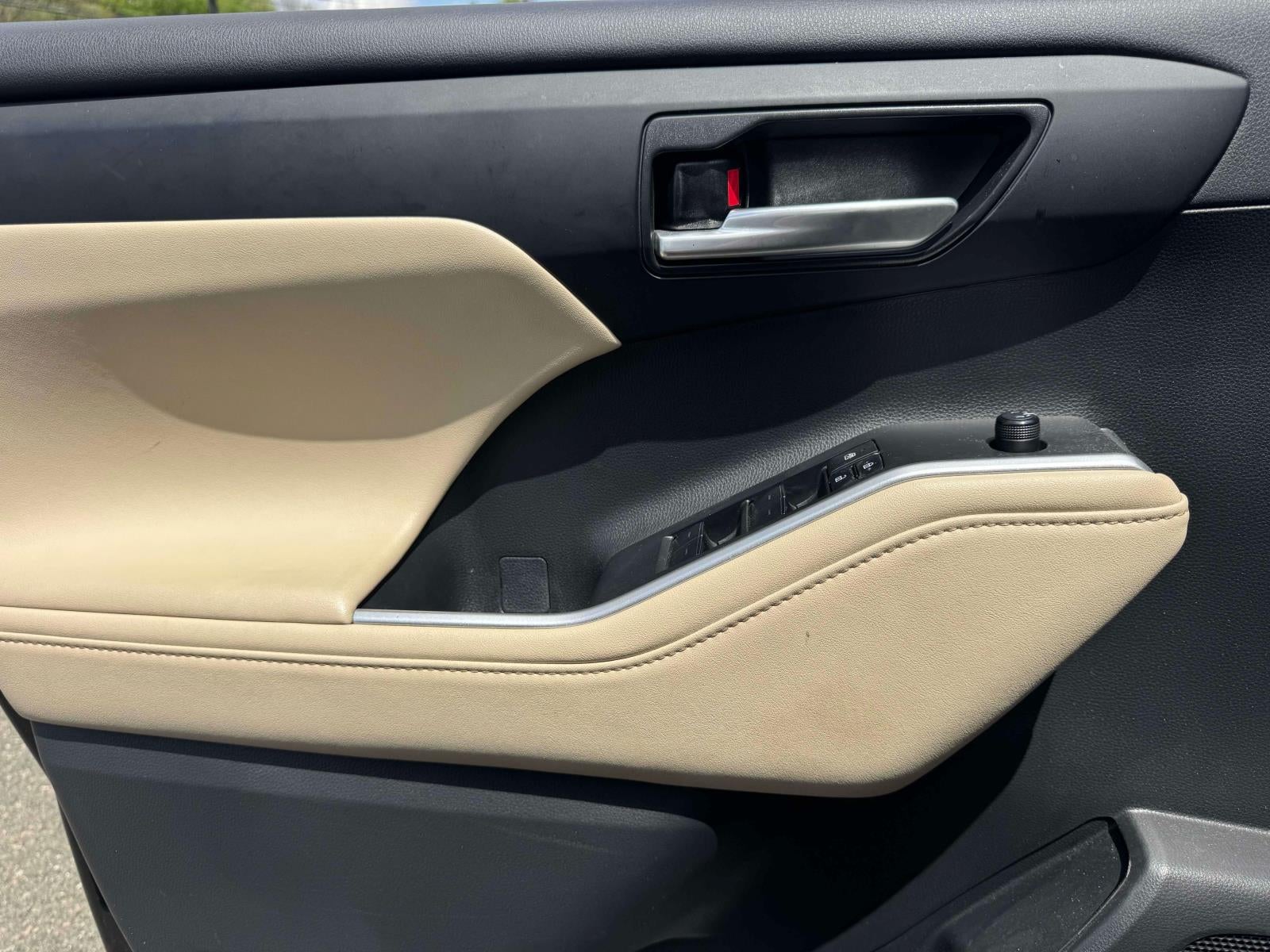 2023 Toyota Highlander Hybrid XLE AWD (Natl)