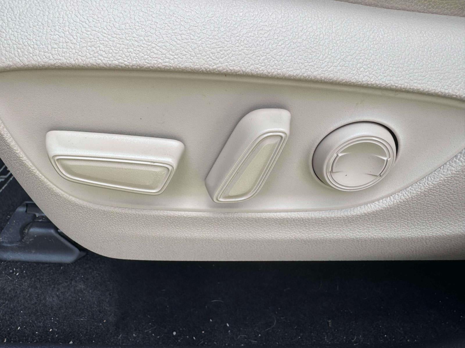 2023 Toyota Highlander Hybrid XLE AWD (Natl)