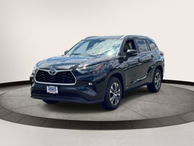 2023 Toyota Highlander Hybrid XLE AWD (Natl)