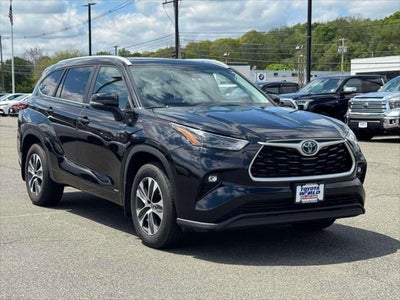 2023 Toyota Highlander Hybrid XLE AWD (Natl)
