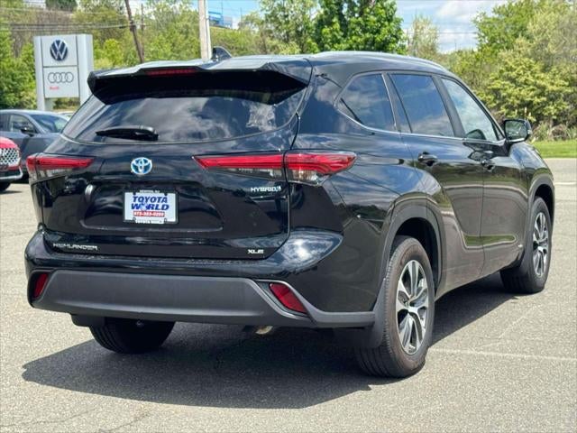 2023 Toyota Highlander Hybrid XLE AWD (Natl)