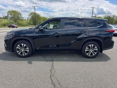 2023 Toyota Highlander Hybrid XLE AWD (Natl)