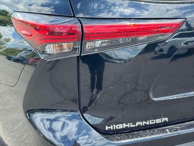 2023 Toyota Highlander Hybrid XLE AWD (Natl)