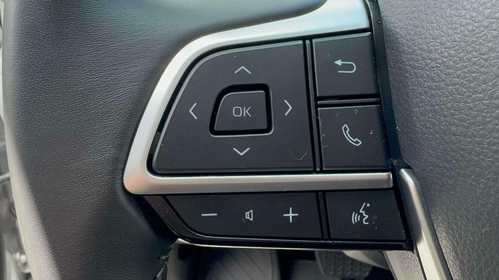 2025 Toyota Highlander Hybrid XLE AWD (Natl)