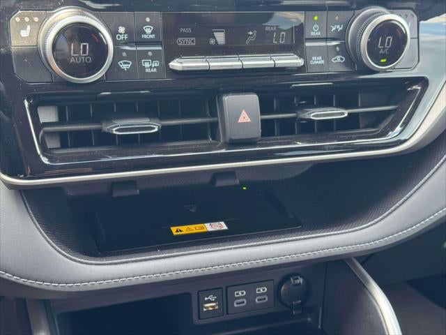 2025 Toyota Highlander Hybrid XLE AWD (Natl)