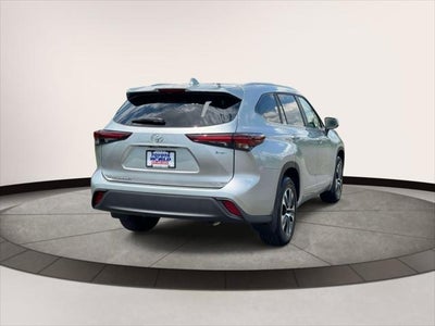 2025 Toyota Highlander Hybrid XLE AWD (Natl)