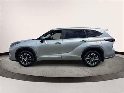 2025 Toyota Highlander Hybrid XLE AWD (Natl)
