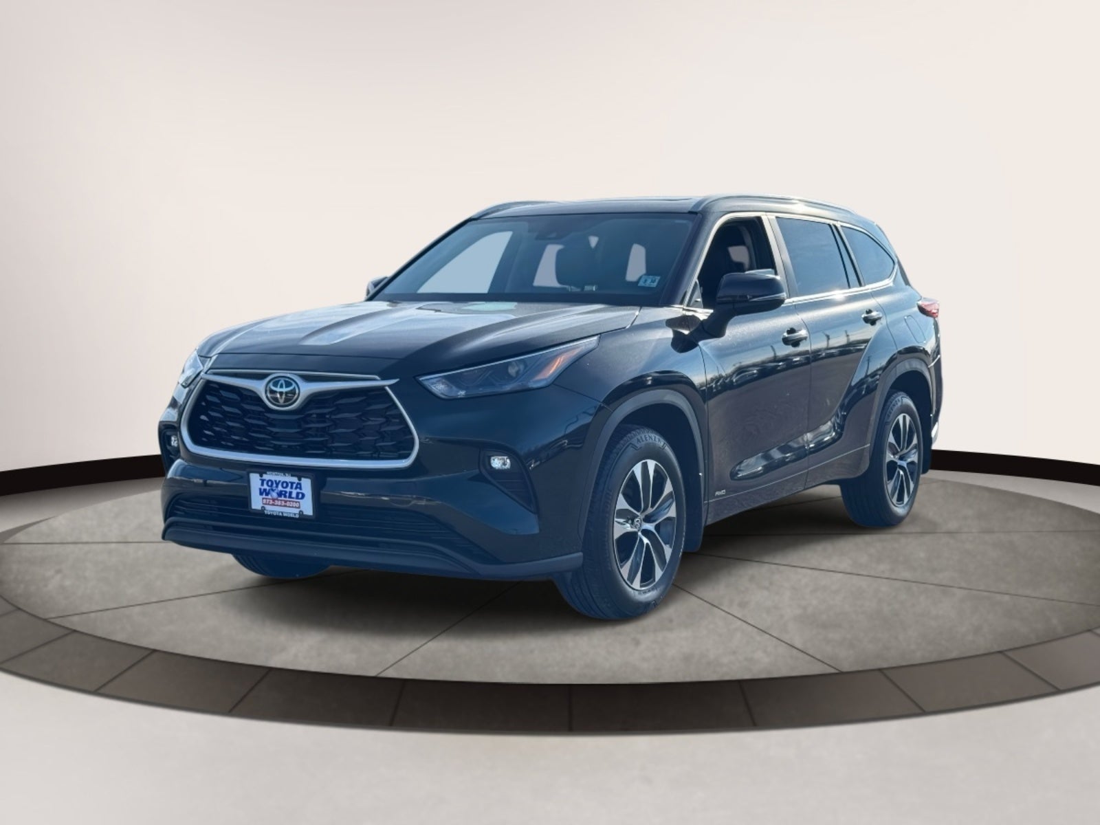 2025 Toyota Highlander Hybrid XLE AWD (Natl)