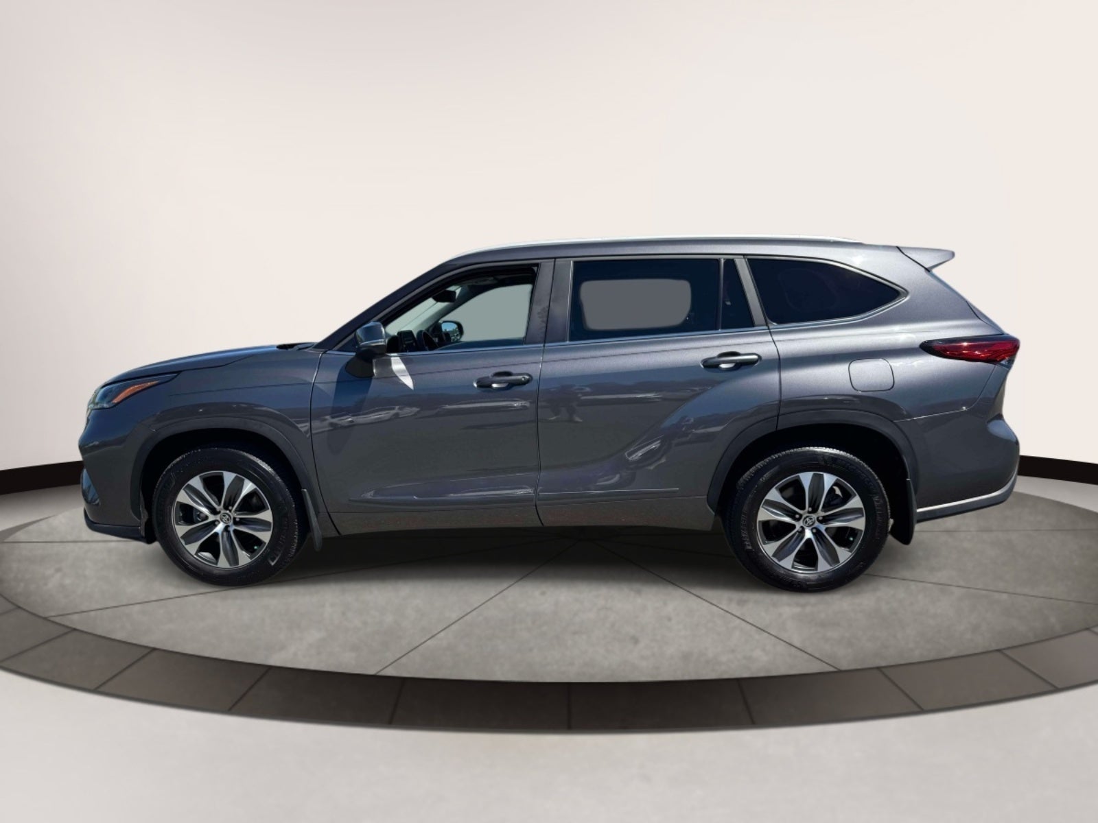 2023 Toyota Highlander XLE AWD (Natl)
