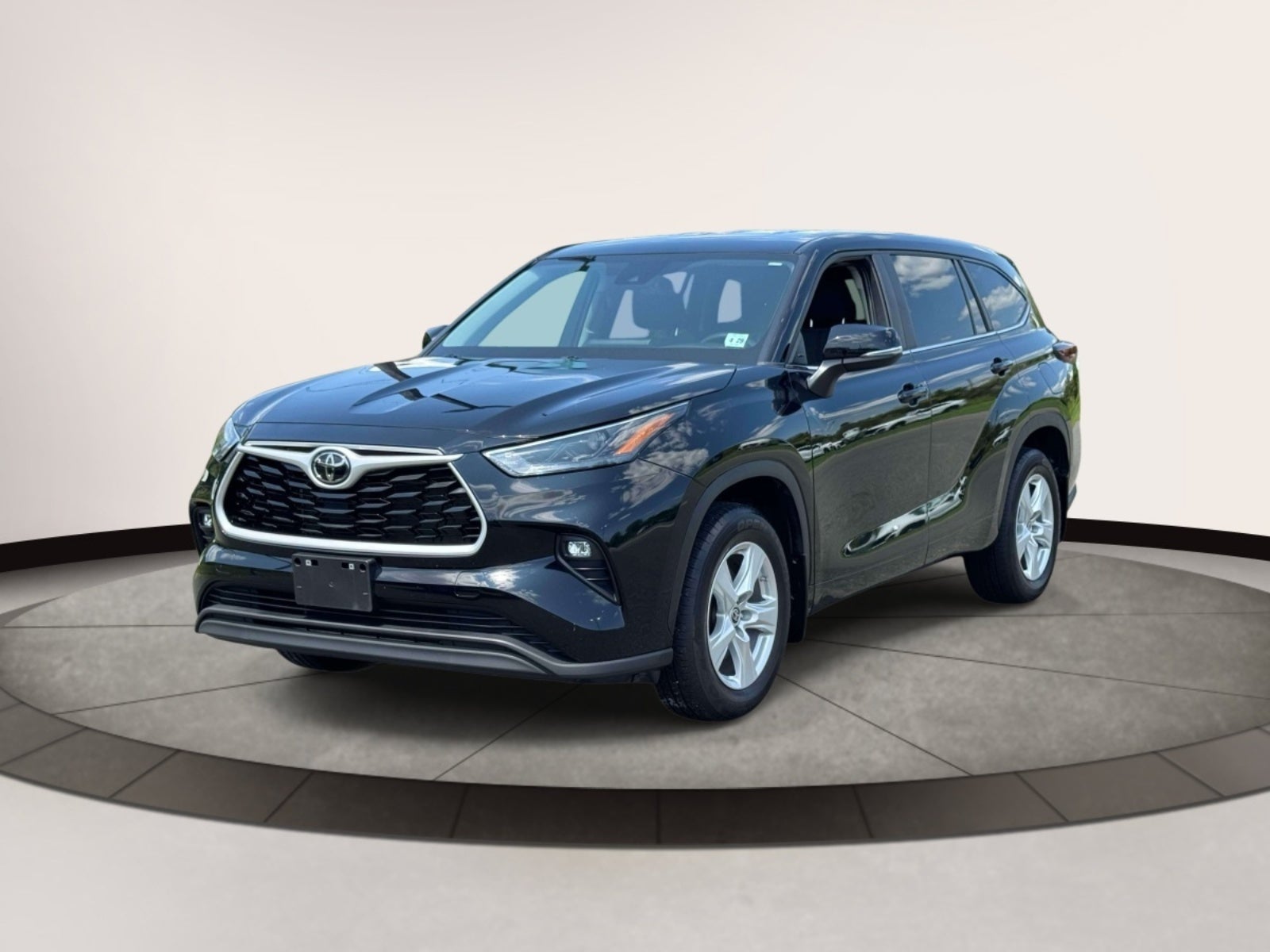 2024 Toyota Highlander LE
