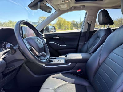 2023 Toyota Highlander XLE AWD (Natl)