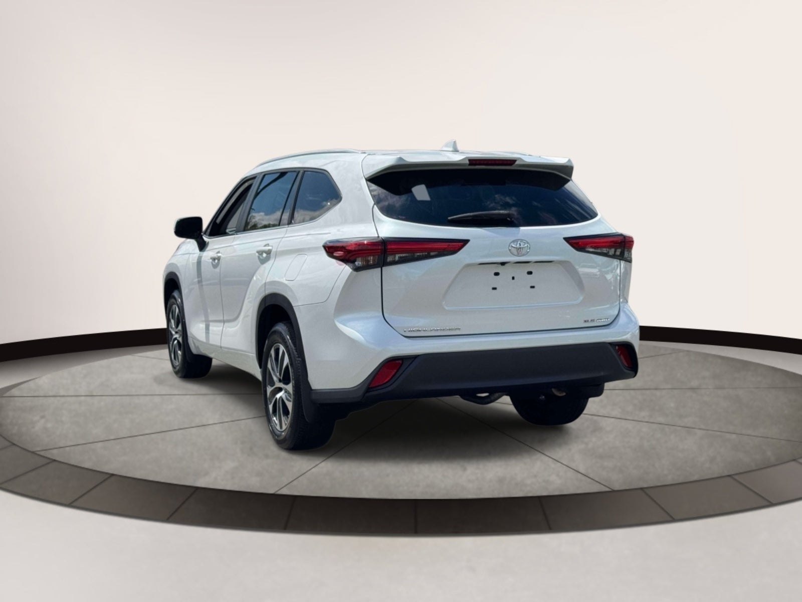 2023 Toyota Highlander XLE AWD (Natl)