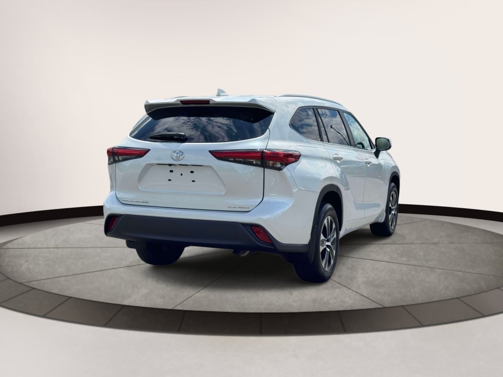 2023 Toyota Highlander XLE AWD (Natl)